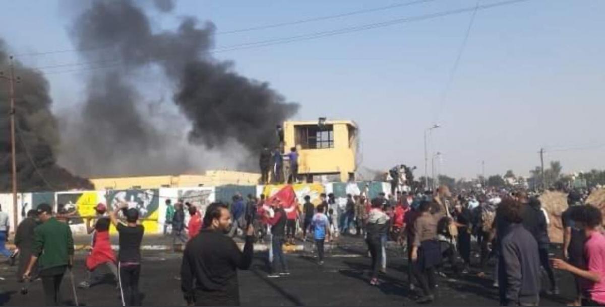 محاصرة قوات سوات والمتظاهرين من قبل عناصر عمار الحكيم في مستشفى صدام العام في النجف الان