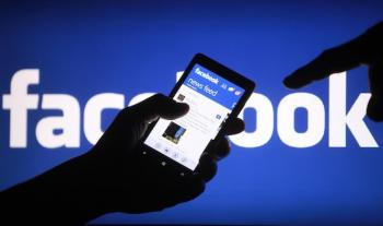 فيسبوك قد يستنزف بطارية هاتفك سراً
